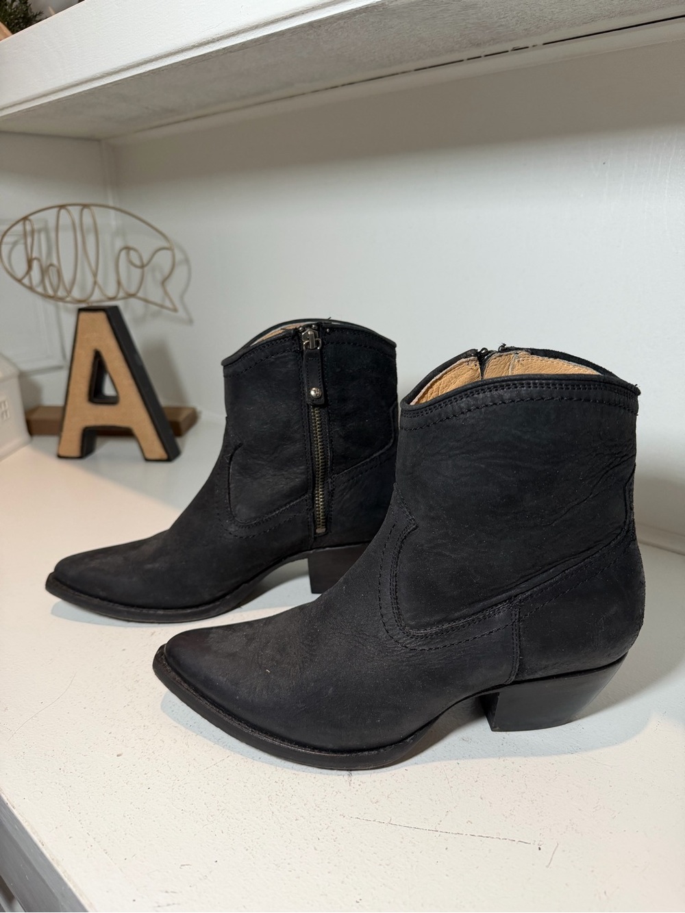 Frye Womens 8B Black Suede Leather Western Ankle Boots Pointed Toe Side Zip